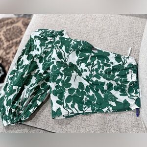 Green floral puff sleeve top